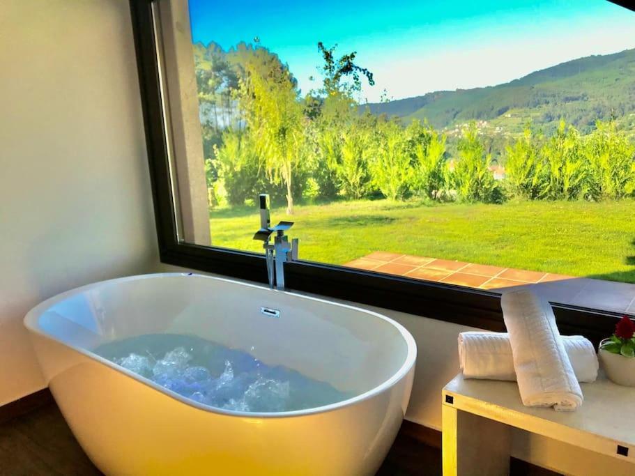 Casa Nueva En Vigo Rural Mos Con Jacuzzi Y Chimenea Para Escapada Romantica Pontevedra Dış mekan fotoğraf
